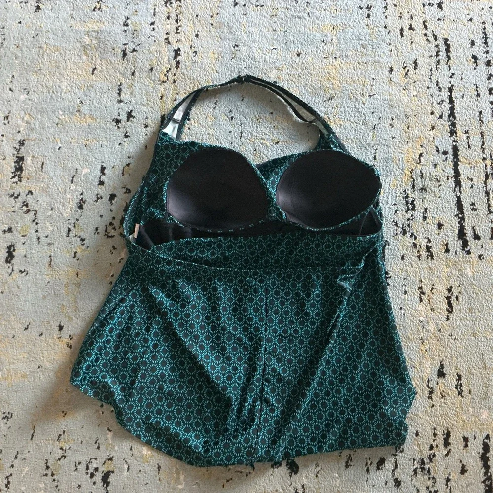 Swimsuits For All Women's 26 Green‎ Black Adjustable Straps Molded Cups Beach